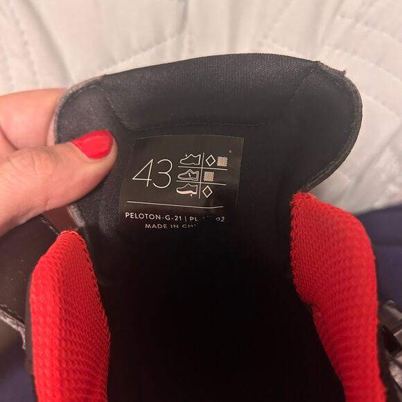 Peloton Cycling Shoes with LOOK Delta Cleats – Men’s Size 43 (US 9.5–10) - Picture 2 of 9